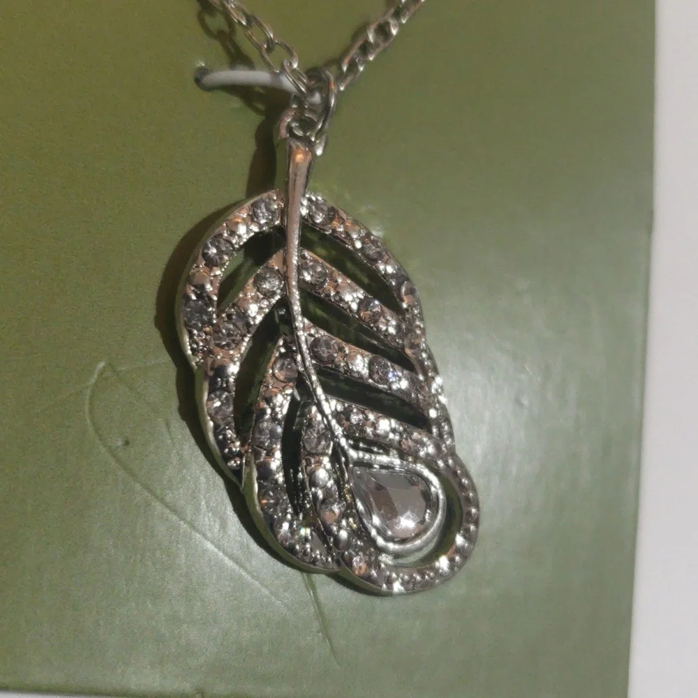 Silver Leaf Pendant Necklace & Starburst Earrings – Elegant Women's Jewelry set